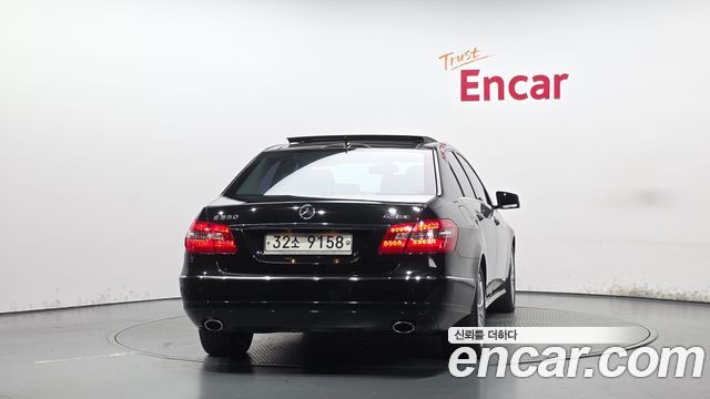 Mercedes-Benz E-Class E350 4MATIC Avantgarde — пробег 69 414 км — фото 4 из 5
