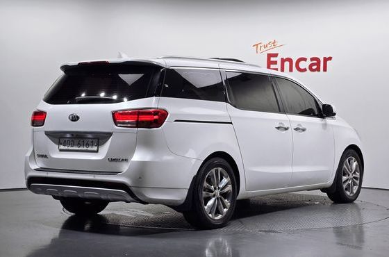 Kia Carnival 9-seater Noblesse — пробег 180 189 км — фото 2 из 5