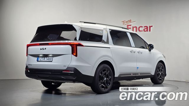 Kia Carnival HEV 7-Seater X Line — пробег 6 км — фото 2 из 5