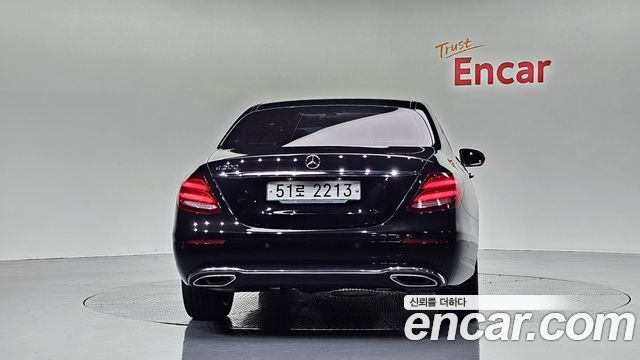 Mercedes-Benz E-Class E200 Avantgarde — пробег 63 625 км — фото 4 из 5