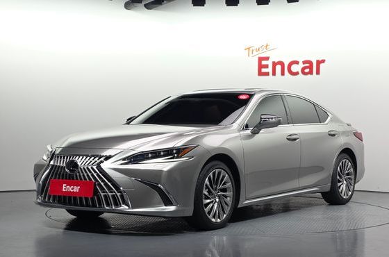 Lexus ES Executive — пробег 7 420 км — фото 1 из 5