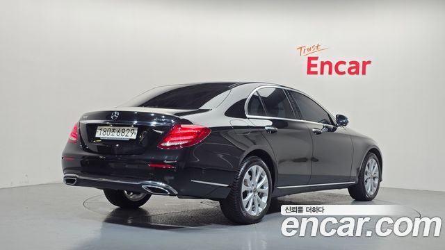 Mercedes-Benz E-Class E300 4MATIC Exclusive — пробег 47 483 км — фото 2 из 5