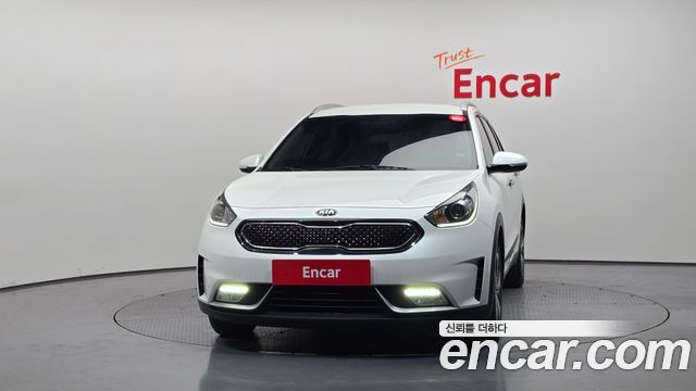 Kia Niro Prestige — пробег 133 155 км — фото 3 из 5
