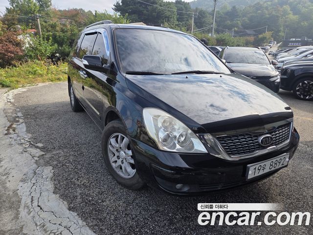 Kia Carnival New Carnival Limousine GLX High-Deluxe — пробег 250 000 км — фото 2 из 5