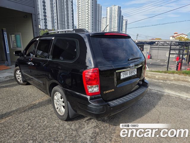 Kia Carnival New Carnival Limousine GLX High-Deluxe — пробег 250 000 км — фото 4 из 5