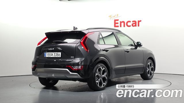 Kia Niro Signature — пробег 30 666 км — фото 2 из 5