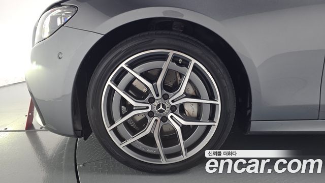 Mercedes-Benz E-Class E220d 4MATIC AMG Line — пробег 128 714 км — фото 5 из 5