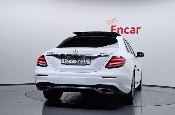 Mercedes-Benz E-Class E300 4MATIC AMG Line — пробег 64 041 км — фото 4 из 5