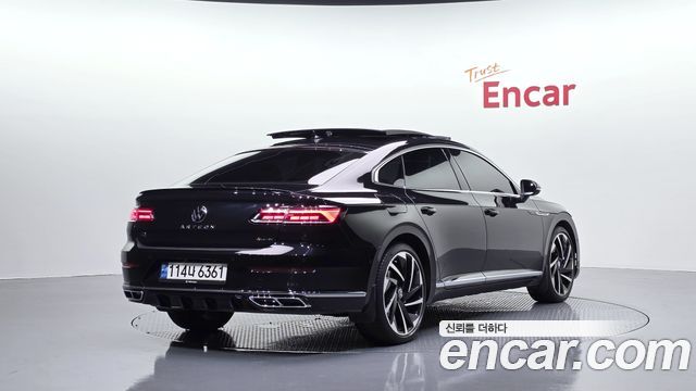 Volkswagen Arteon 2.0 TDI R-LIINE 4Motion — пробег 30 100 км — фото 2 из 5