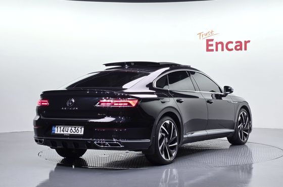 Volkswagen Arteon 2.0 TDI R-LIINE 4Motion — пробег 30 100 км — фото 2 из 5