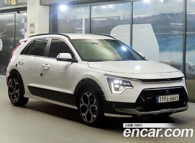 Kia Niro Prestige — пробег 76 831 км — фото 1 из 5