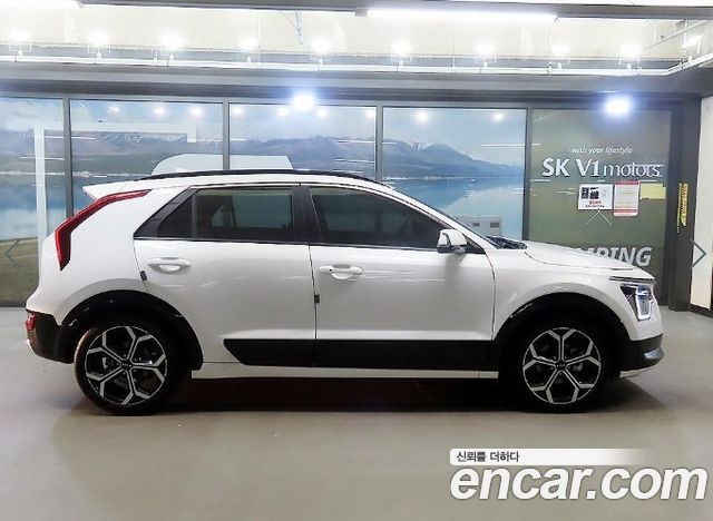 Kia Niro Prestige — пробег 76 831 км — фото 3 из 5