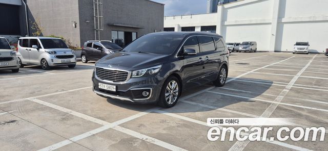 Kia Carnival 9-seater Prestige — пробег 125 000 км — фото 3 из 5