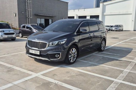 Kia Carnival 9-seater Prestige — пробег 125 000 км — фото 3 из 5