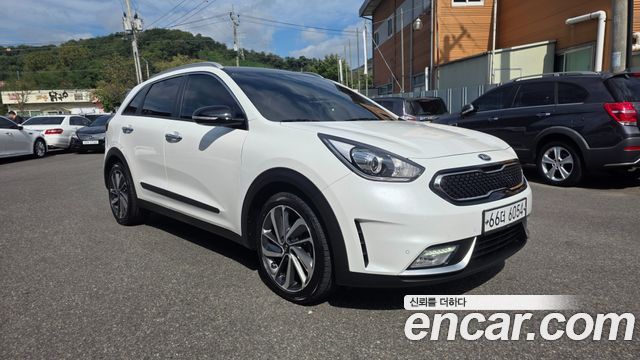 Kia Niro Noblesse — пробег 183 799 км — фото 2 из 5
