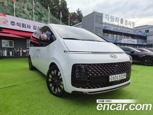 Hyundai Staria 4WD Lounge 9-Seater Prestige — пробег 47 926 км — фото 1 из 5