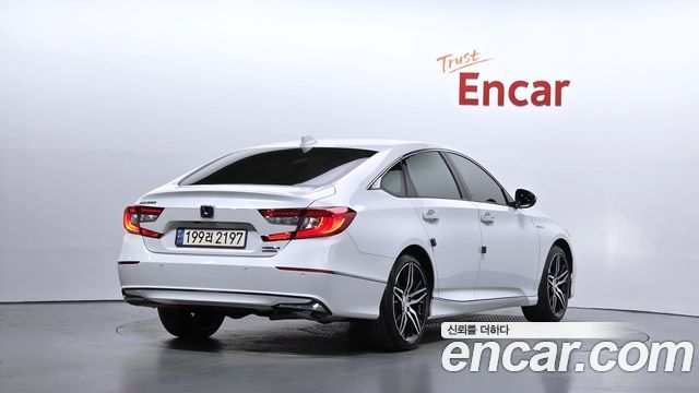 Honda Accord 2.0 Hybrid Touring — пробег 54 369 км — фото 2 из 5