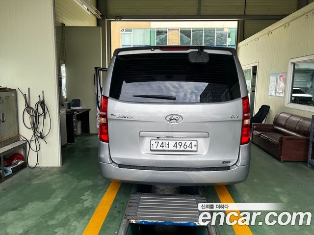 Hyundai Starex 11-Seater Wagon CVX Luxury — пробег 175 455 км — фото 2 из 4