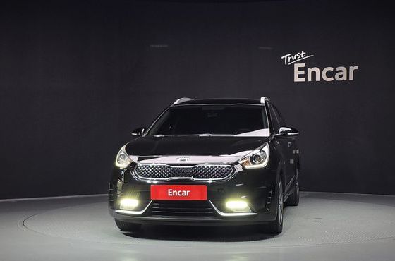 Kia Niro Luxury — пробег 109 010 км — фото 3 из 5
