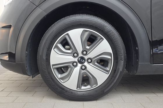 Kia Niro Luxury — пробег 109 010 км — фото 5 из 5
