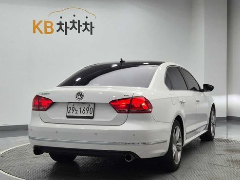 Volkswagen Passat 2.0 TDI B7 — пробег 234 839 км — фото 3 из 5
