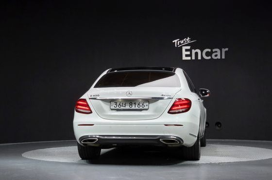 Mercedes-Benz E-Class E400 4MATIC Exclusive — пробег 121 223 км — фото 4 из 5