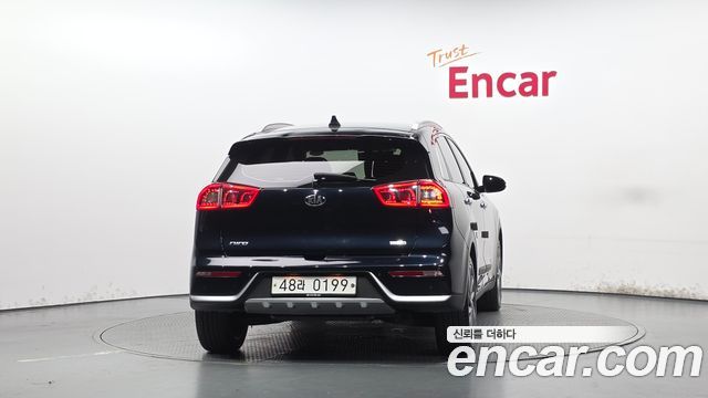 Kia Niro Prestige — пробег 99 670 км — фото 4 из 5