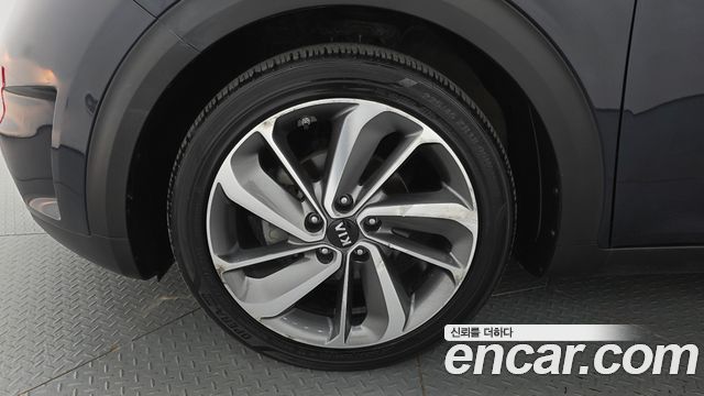 Kia Niro Prestige — пробег 99 670 км — фото 5 из 5