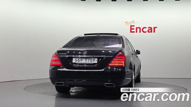 Mercedes-Benz S-Class S500L BlueEFFICIENCY — пробег 143 327 км — фото 4 из 5