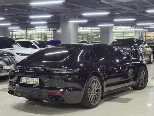 Porsche Panamera 2.9 AWD Platinum Edition — пробег 67 000 км — фото 2 из 5