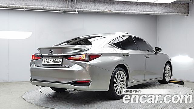 Lexus ES Executive — пробег 60 521 км — фото 2 из 5