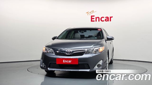 Toyota Camry 2.5 XLE — пробег 129 202 км — фото 3 из 5