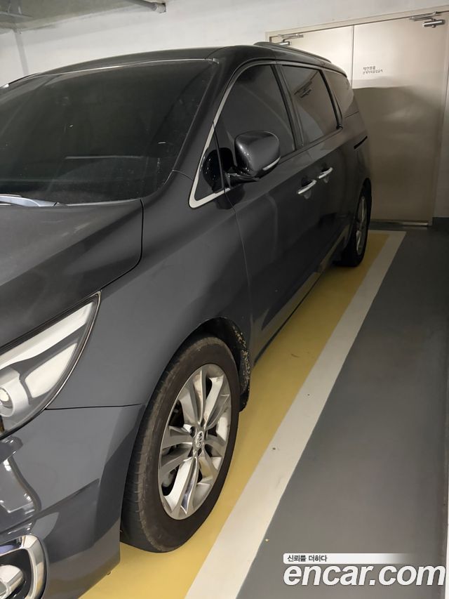 Kia Carnival 7-seater Limousine VIP — пробег 275 235 км — фото 1 из 4