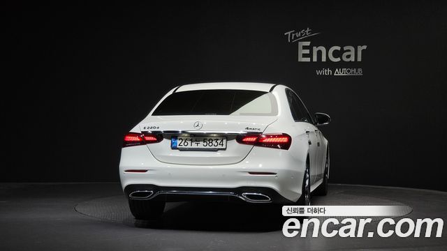 Mercedes-Benz E-Class E220d 4MATIC AMG Line — пробег 38 000 км — фото 4 из 5