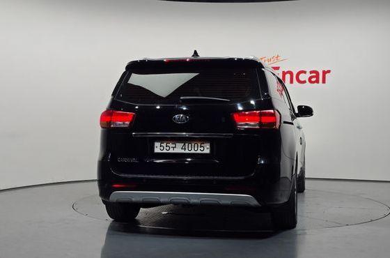 Kia Carnival 9-seater Prestige — пробег 111 213 км — фото 4 из 5
