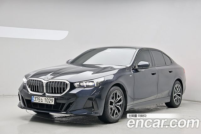 BMW 5-Series 520i M Sport — пробег 12 212 км — фото 1 из 5