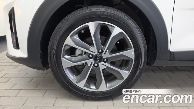 Kia Stonic из Кореи Encar