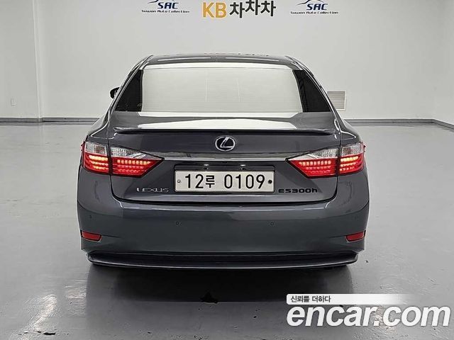 Lexus ES Supreme XV60 — пробег 141 544 км — фото 4 из 5