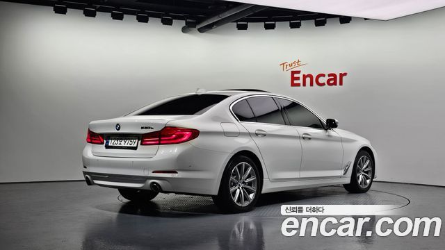 BMW 5-Series 530e Luxury — пробег 112 445 км — фото 2 из 5