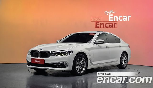 BMW 5-Series 530e Luxury — пробег 112 445 км — фото 1 из 5