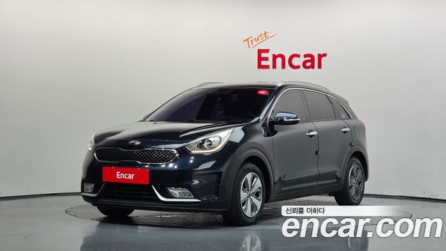 Kia Niro Prestige — пробег 97 527 км — фото 1 из 5