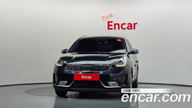 Kia Niro Prestige — пробег 97 527 км — фото 3 из 5