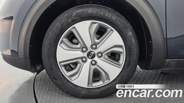 Kia Niro Prestige — пробег 97 527 км — фото 5 из 5