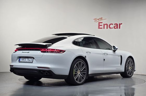 Porsche Panamera 2.9 AWD E-Hybrid — пробег 63 928 км — фото 2 из 5
