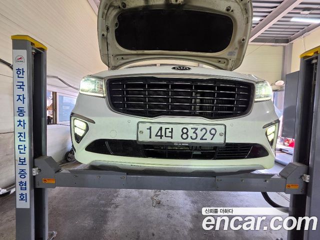 Kia Carnival 9-Seater Prstige — пробег 216 684 км — фото 1 из 3