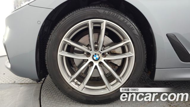 BMW 5-Series 520d xDrive M Sport Package Plus — пробег 112 581 км — фото 5 из 5