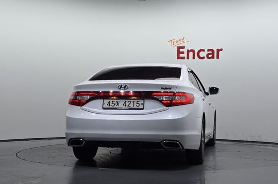 Hyundai Grandeur Premium — пробег 72 794 км — фото 4 из 5