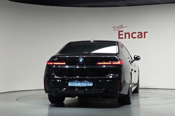 BMW i7 eDrive 50 M Sport — пробег 34 681 км — фото 4 из 5