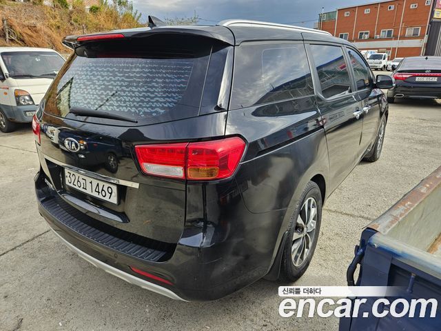 Kia Carnival 9-seater Luxury — пробег 247 000 км — фото 3 из 5