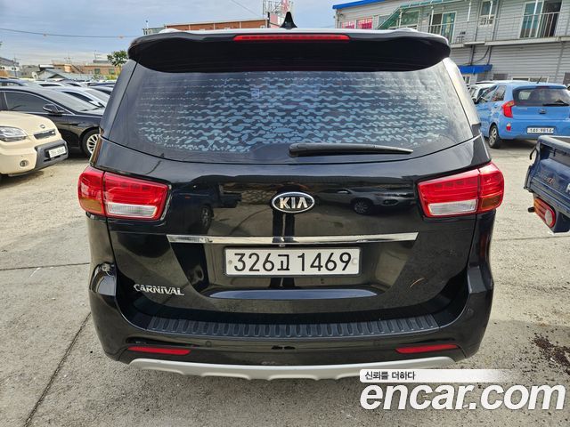 Kia Carnival 9-seater Luxury — пробег 247 000 км — фото 4 из 5